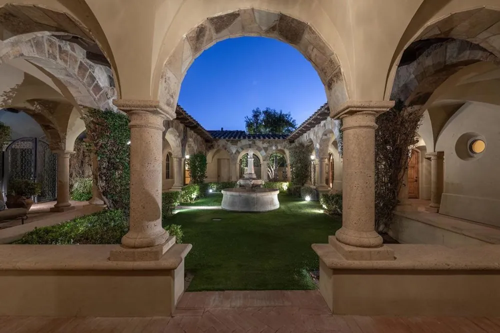 49518 Hidden Valley Trail Indian Wells, CA 92210
