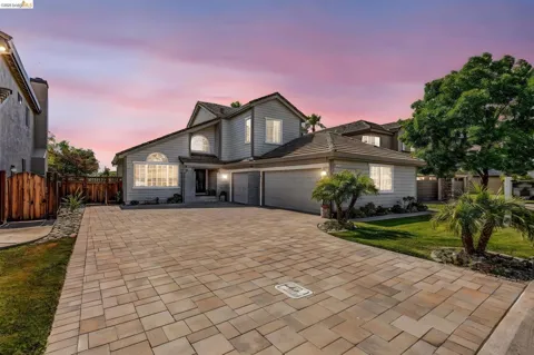 2435 PINEHURST COURT