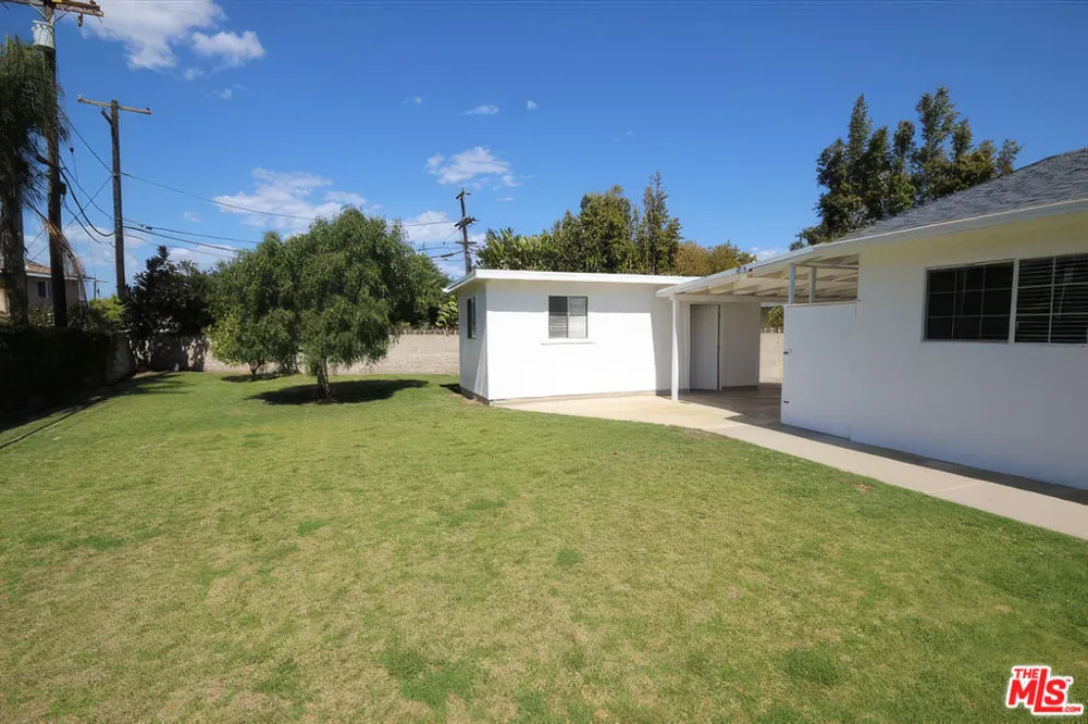 1051 Gill Avenue Port Hueneme, CA 93041