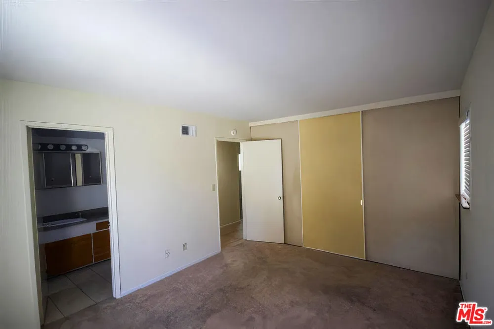 1051 Gill Avenue Port Hueneme, CA 93041