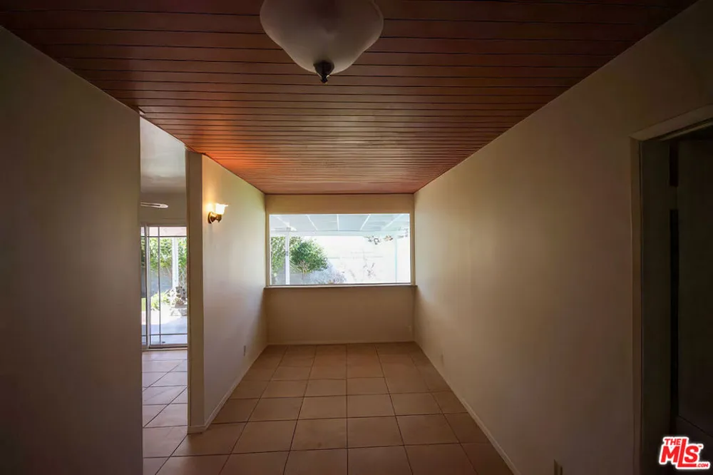 1051 Gill Avenue Port Hueneme, CA 93041