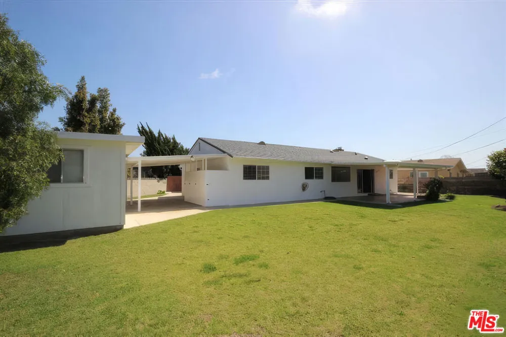 1051 Gill Avenue Port Hueneme, CA 93041
