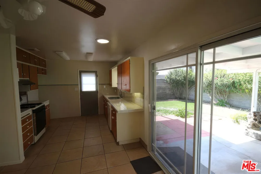 1051 Gill Avenue Port Hueneme, CA 93041