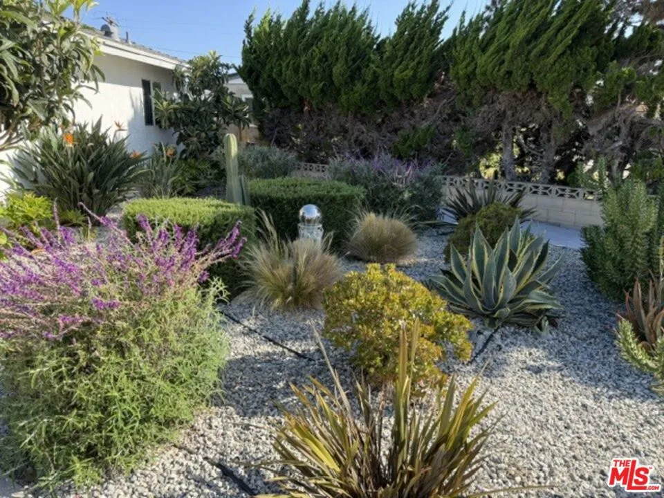 1051 Gill Avenue Port Hueneme, CA 93041