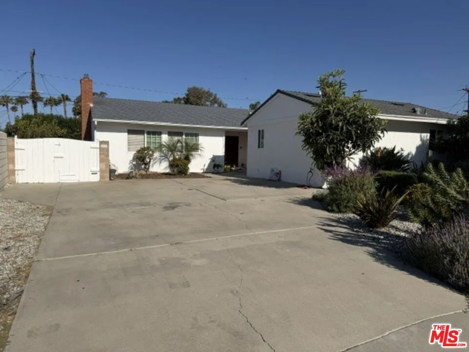 1051 Gill Avenue Port Hueneme, CA 93041