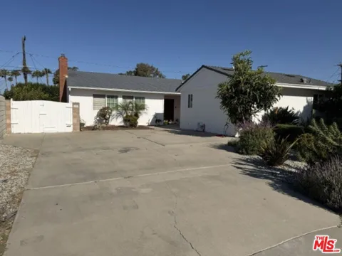 1051 Gill Avenue