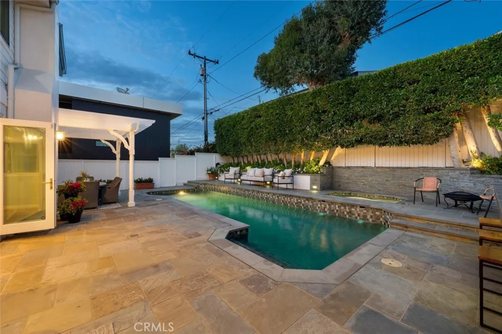 3406 Palm Avenue Manhattan Beach, CA 90266