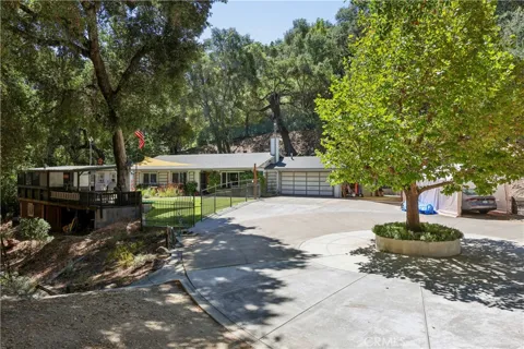 8390 Del Rio