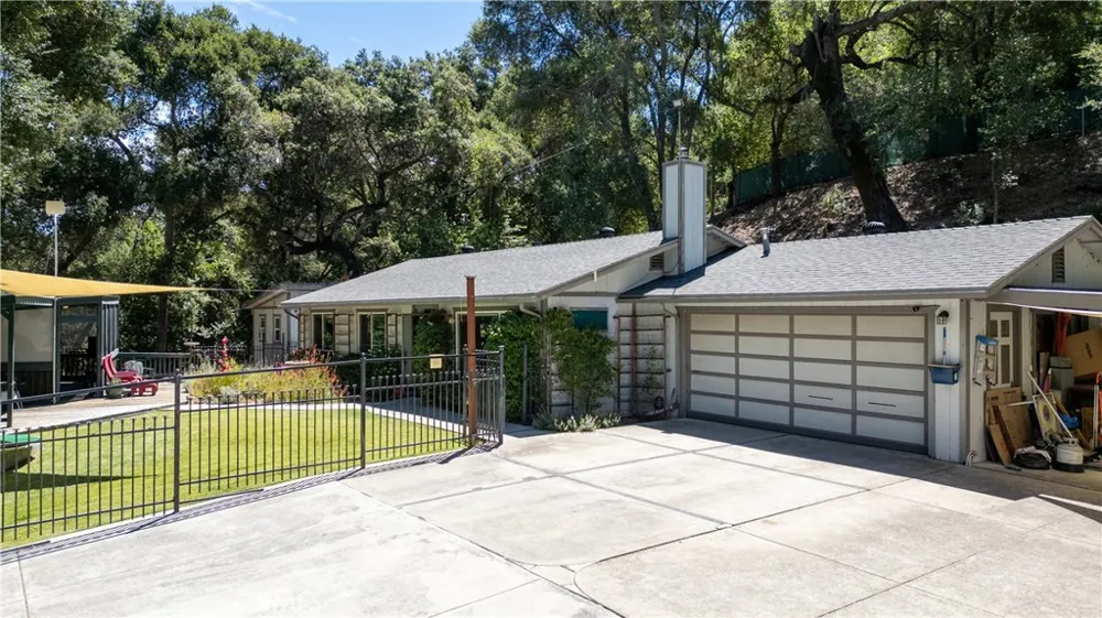 8390 Del Rio Atascadero, CA 93422
