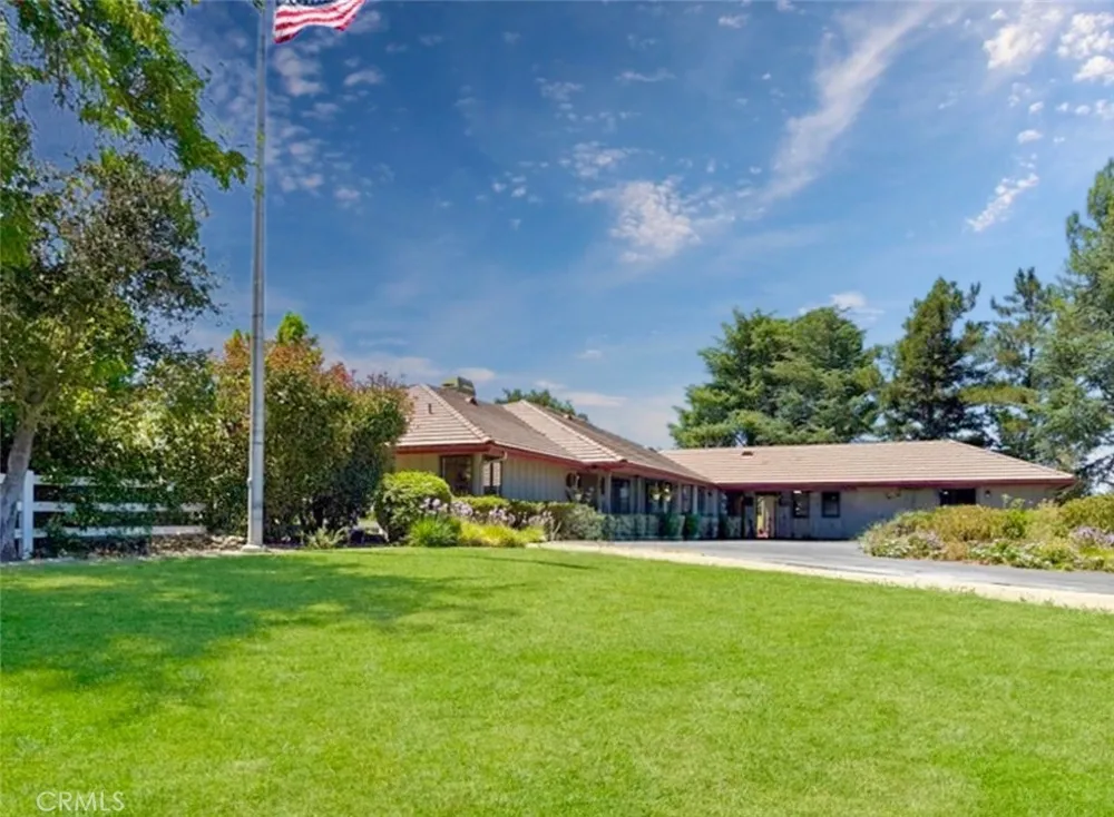 1380 Shane Templeton, CA 93465