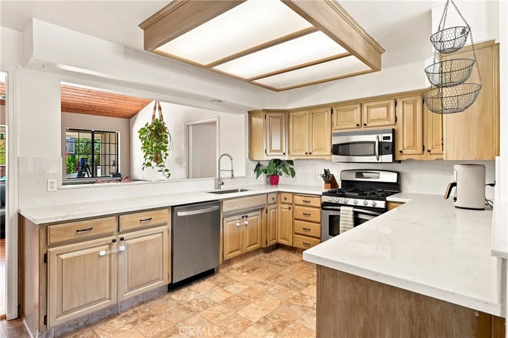 1380 Shane Templeton, CA 93465