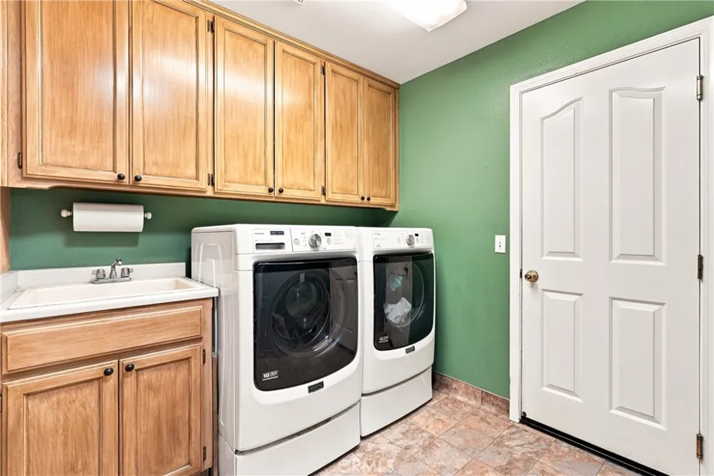 1380 Shane Templeton, CA 93465