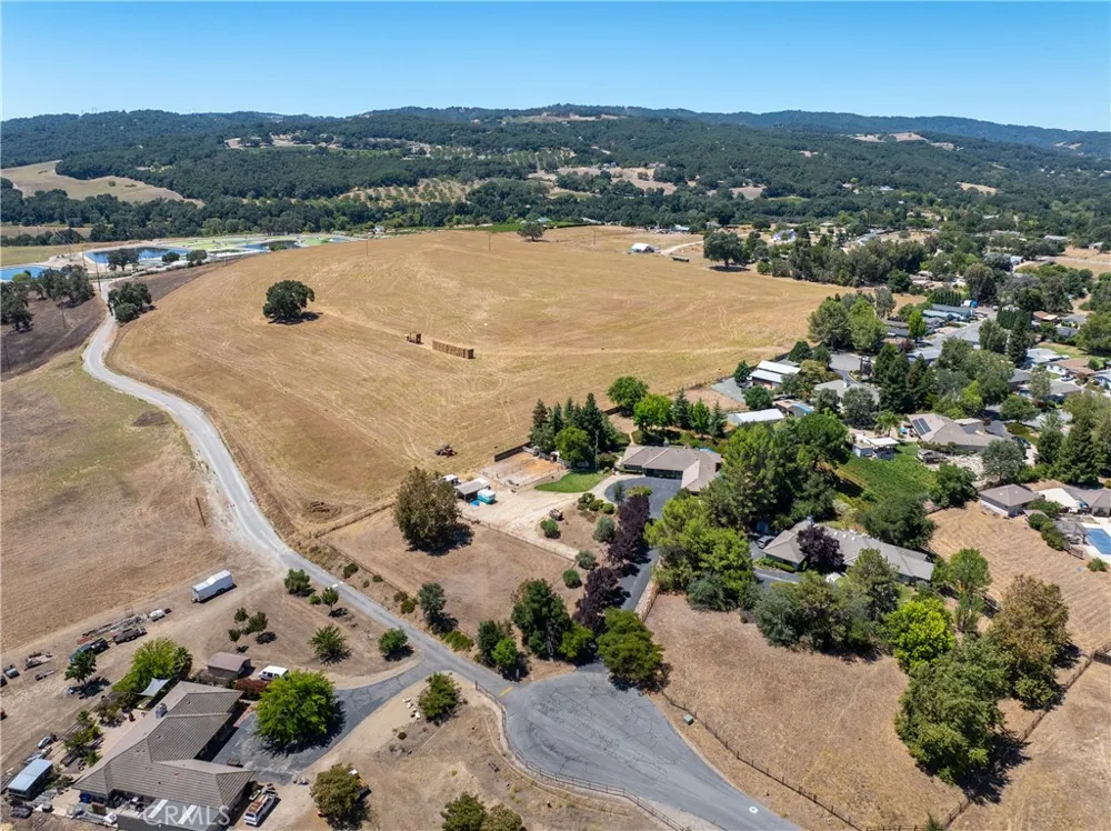 1380 Shane Templeton, CA 93465