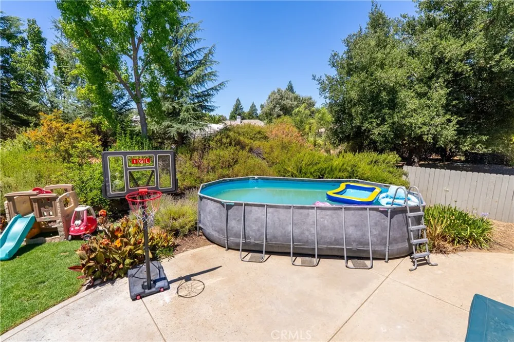 1380 Shane Templeton, CA 93465