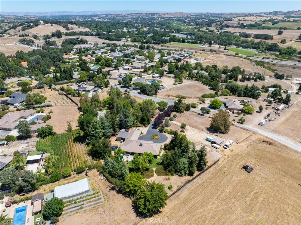 1380 Shane Templeton, CA 93465