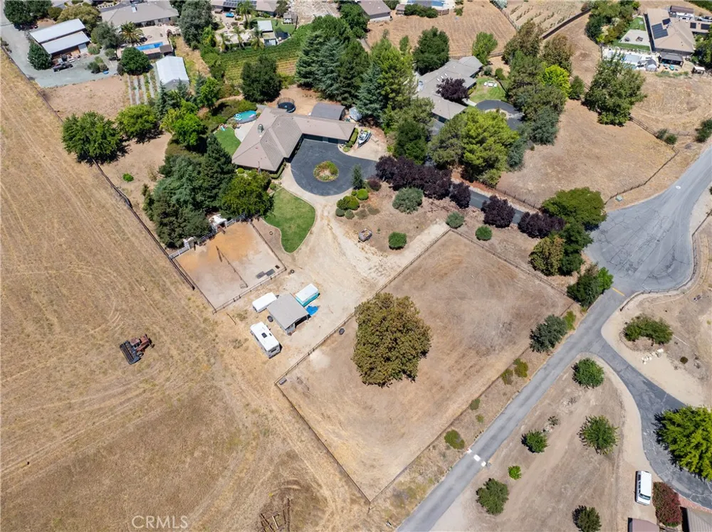 1380 Shane Templeton, CA 93465