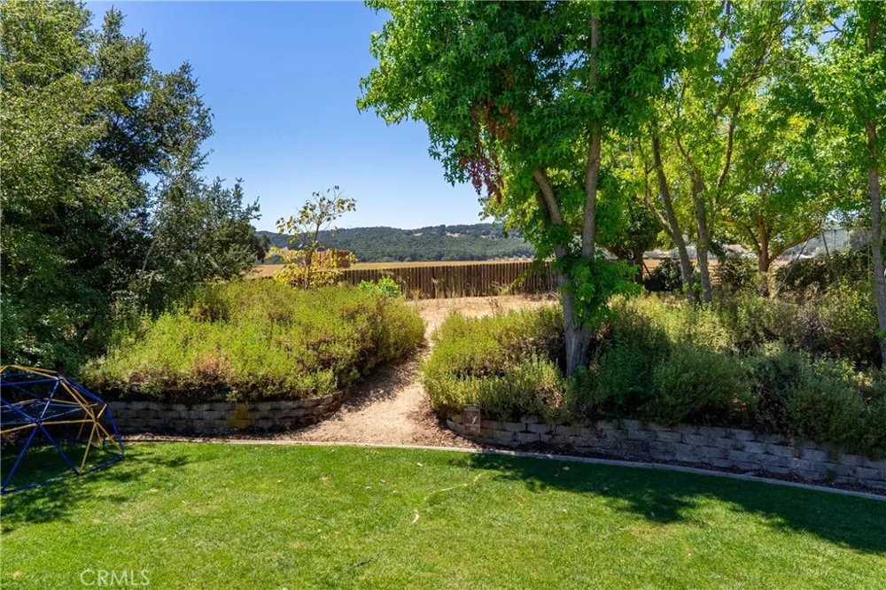 1380 Shane Templeton, CA 93465