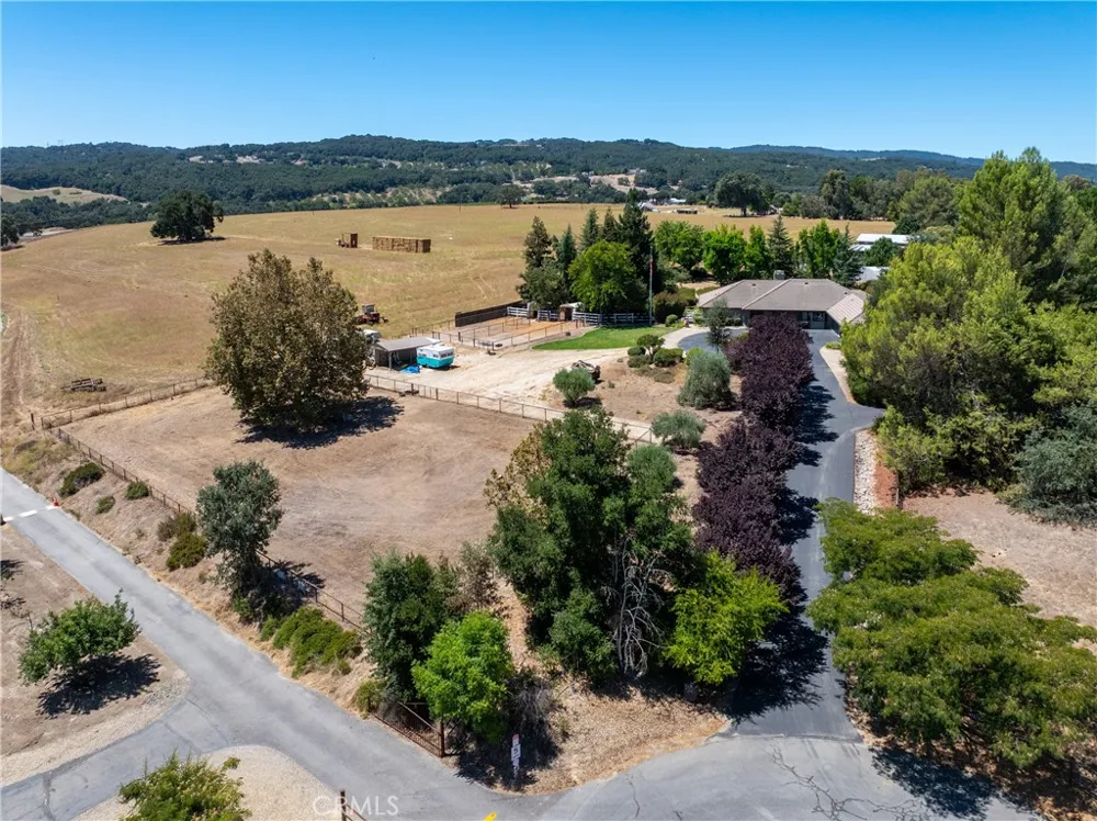 1380 Shane Templeton, CA 93465