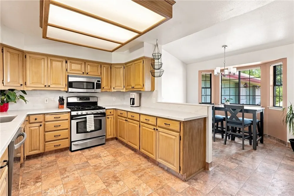 1380 Shane Templeton, CA 93465