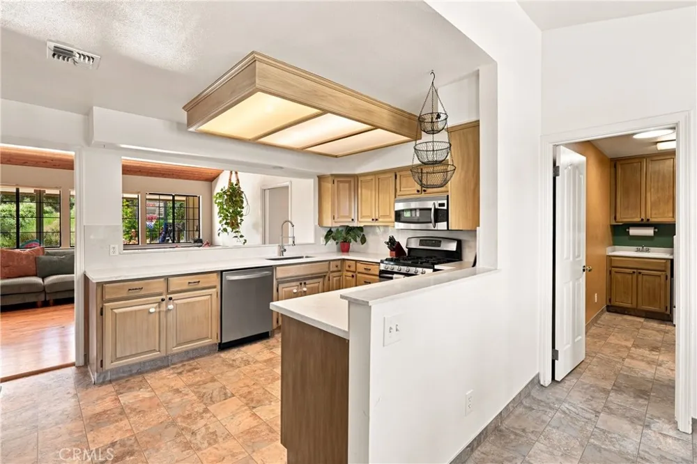 1380 Shane Templeton, CA 93465