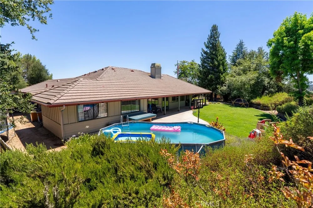 1380 Shane Templeton, CA 93465