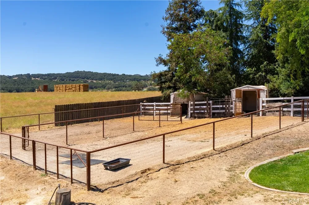 1380 Shane Templeton, CA 93465