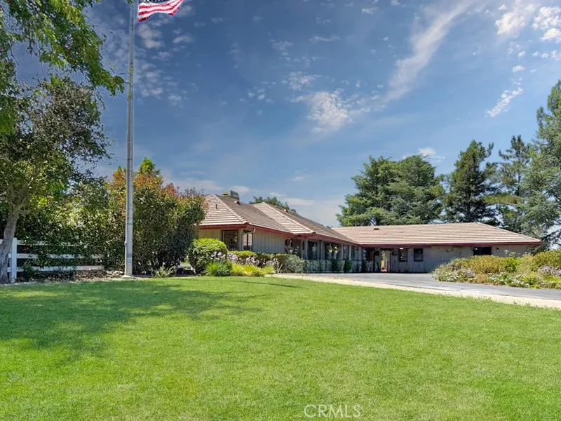 1380 Shane Templeton, CA 93465