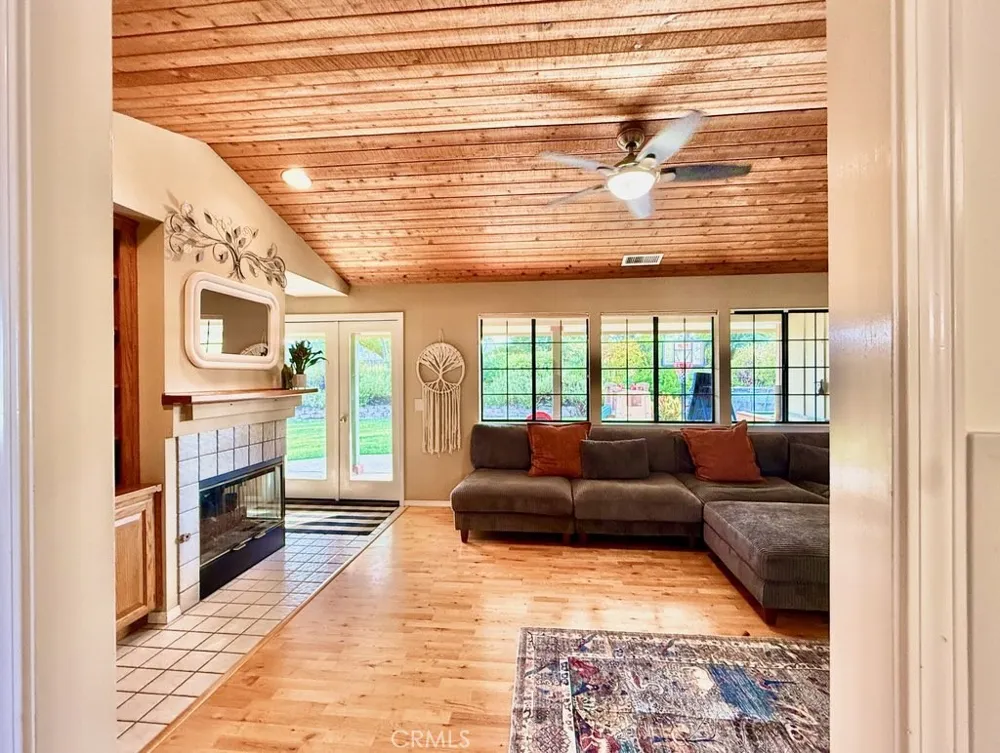 1380 Shane Templeton, CA 93465