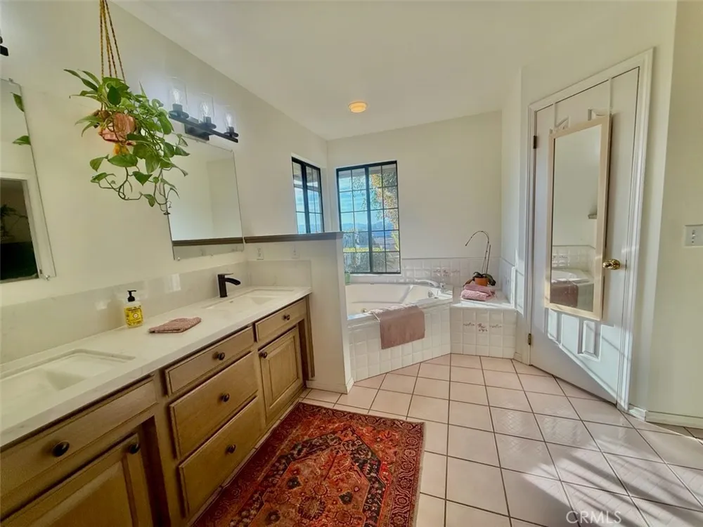 1380 Shane Templeton, CA 93465