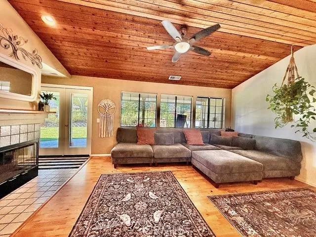 1380 Shane Templeton, CA 93465