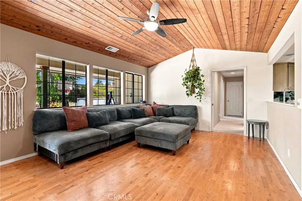 1380 Shane Templeton, CA 93465