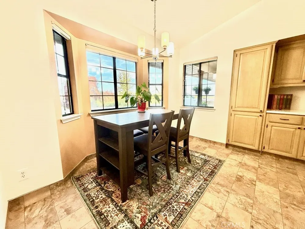 1380 Shane Templeton, CA 93465