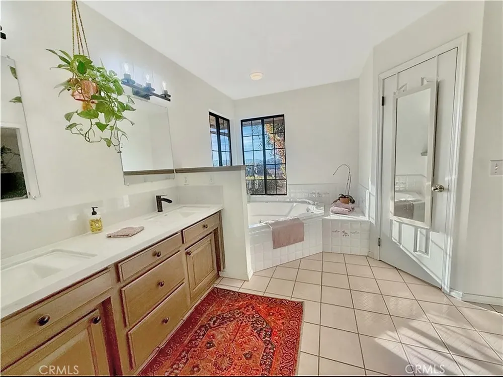 1380 Shane Templeton, CA 93465