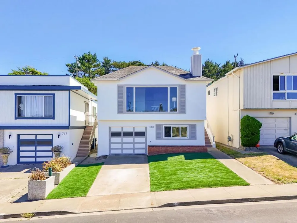 725 Clarinada Avenue Daly City, CA 94015