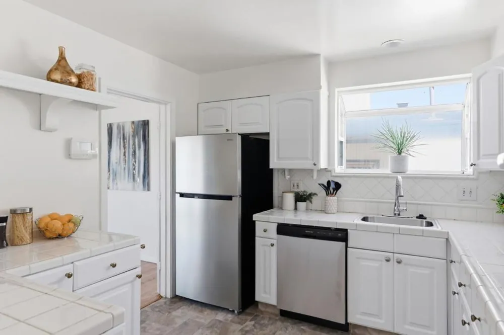 725 Clarinada Avenue Daly City, CA 94015