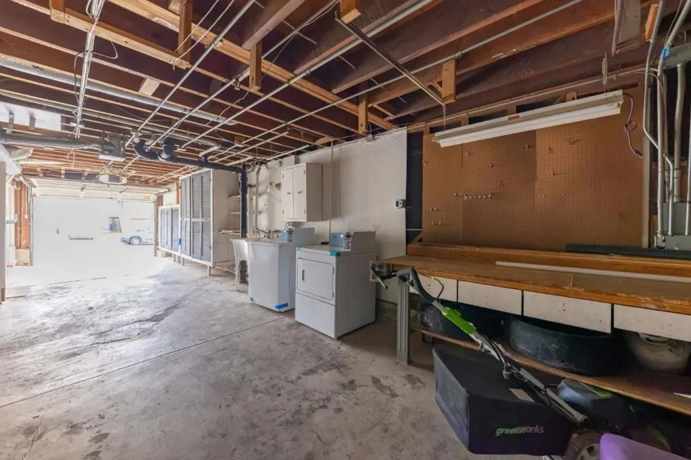 725 Clarinada Avenue Daly City, CA 94015