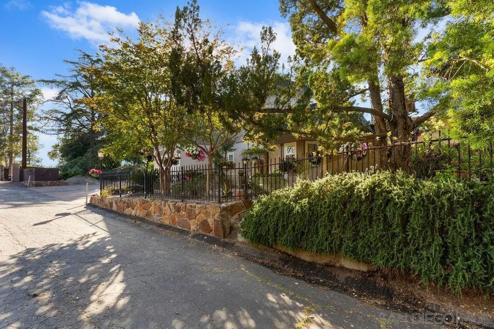 720 Sky Mountain Lane Alpine, CA 91901