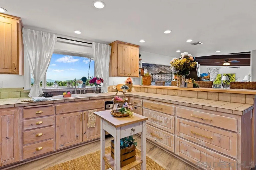 720 Sky Mountain Lane Alpine, CA 91901