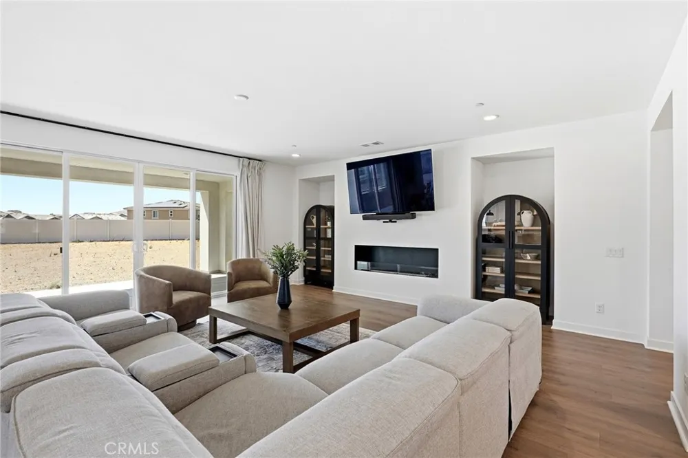 39648 Canter Court Palmdale, CA 93551