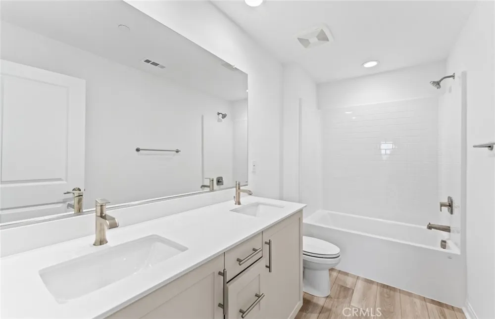 4234 East Flutter Privado Ontario, CA 91761