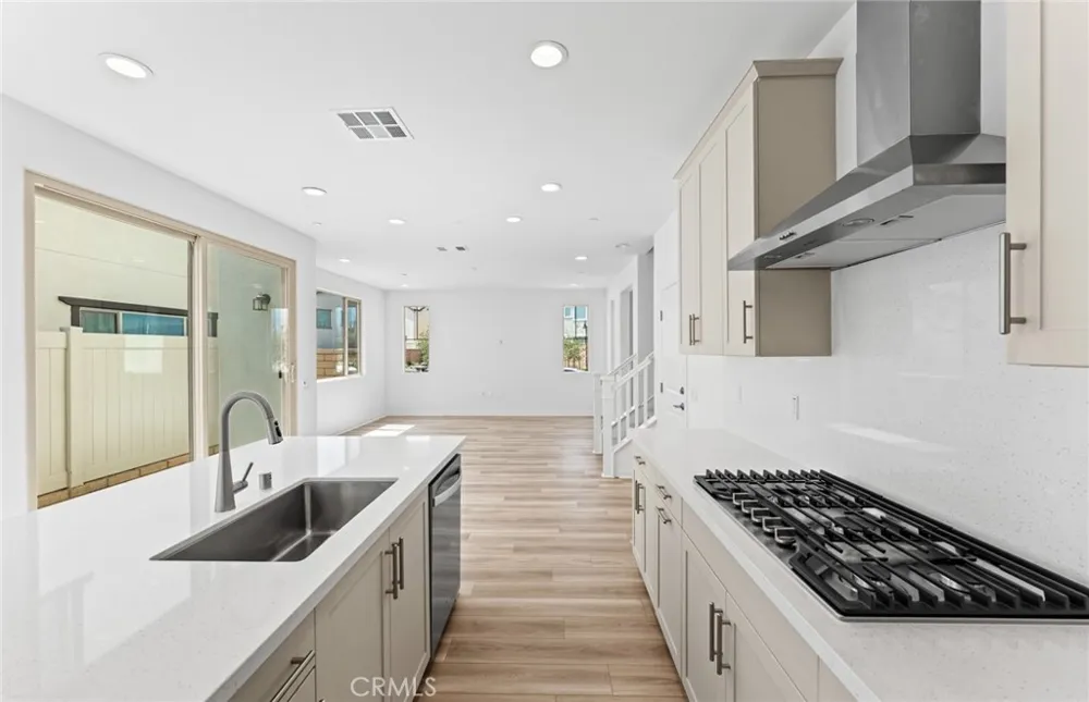 4234 East Flutter Privado Ontario, CA 91761