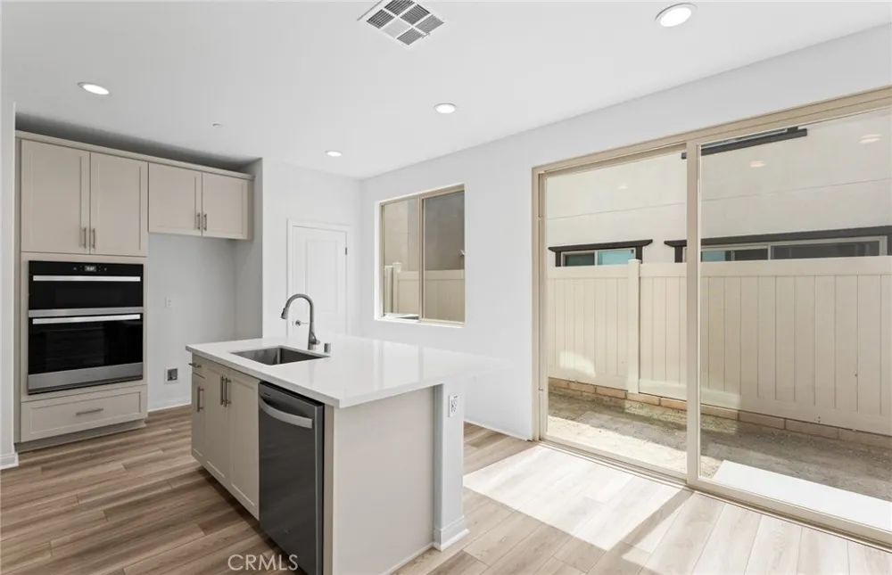 4234 East Flutter Privado Ontario, CA 91761