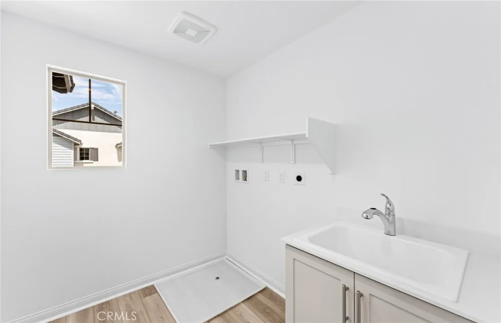 4234 East Flutter Privado Ontario, CA 91761