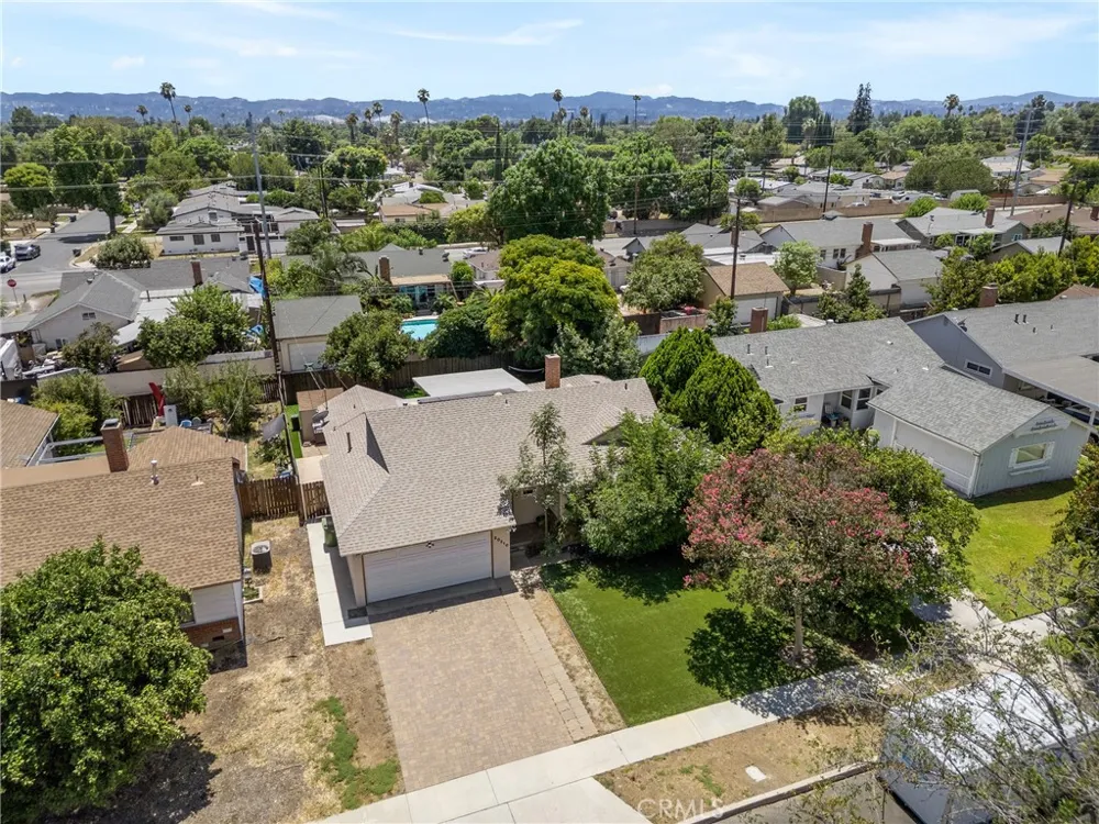 20310 Londelius Winnetka, CA 91306