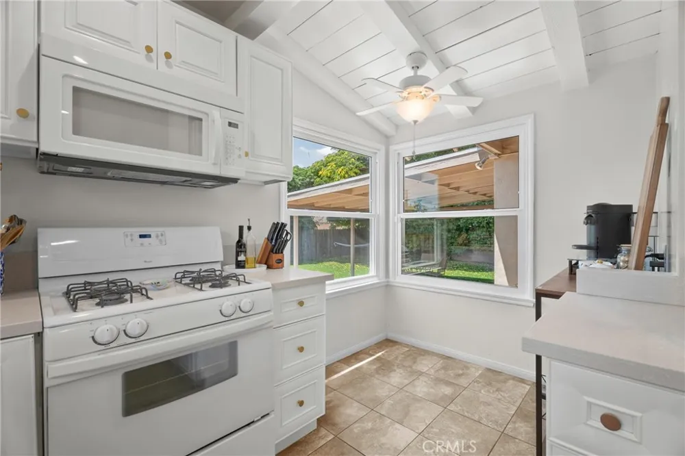 20310 Londelius Winnetka, CA 91306