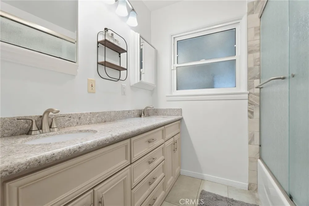 20310 Londelius Winnetka, CA 91306