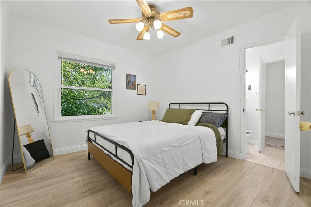 20310 Londelius Winnetka, CA 91306