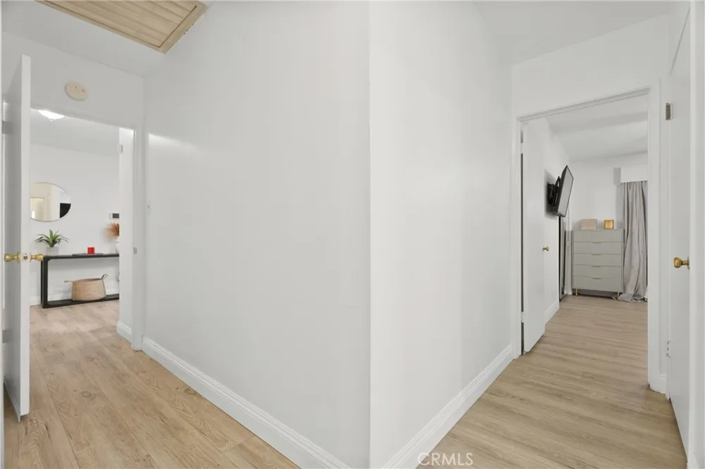 20310 Londelius Winnetka, CA 91306