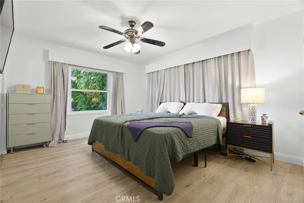 20310 Londelius Winnetka, CA 91306