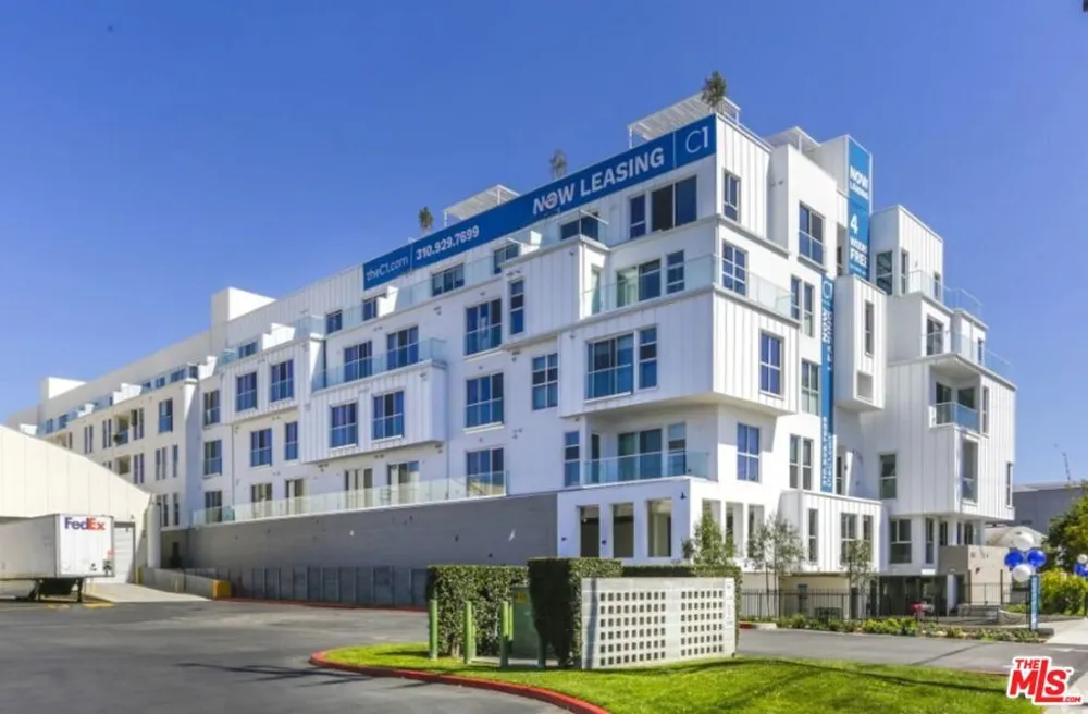 4210 Del Rey Avenue #417 Marina del Rey, CA 90292